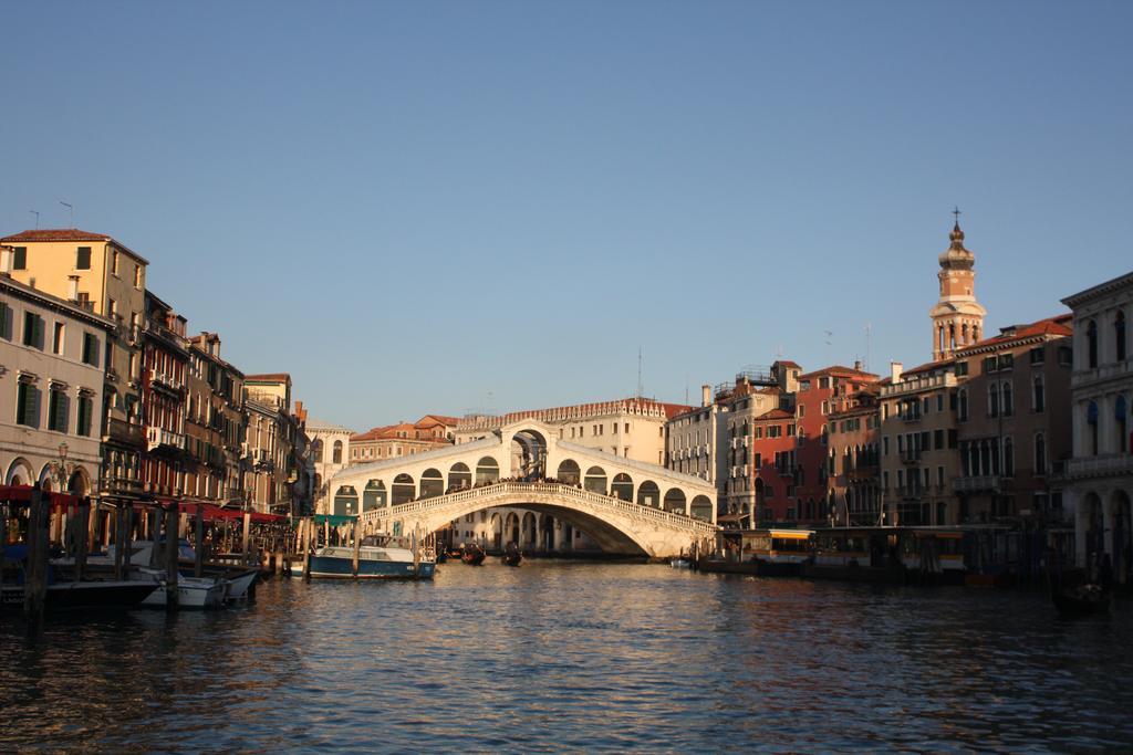 San Bortolomio Near Suso Ice-cream Apartamento Venecia